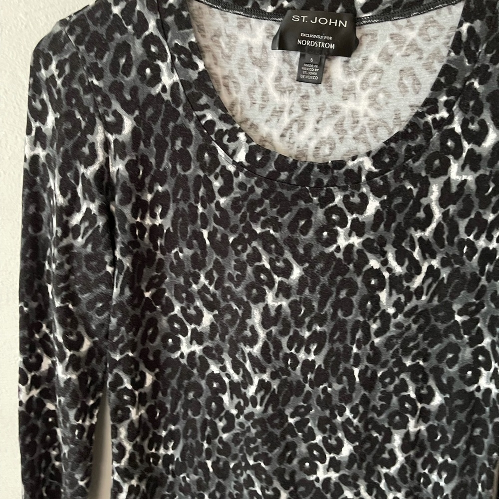 ST. JOHN BLACK AND WHITE ELEGANT BLOUSE - Picture 3 of 5